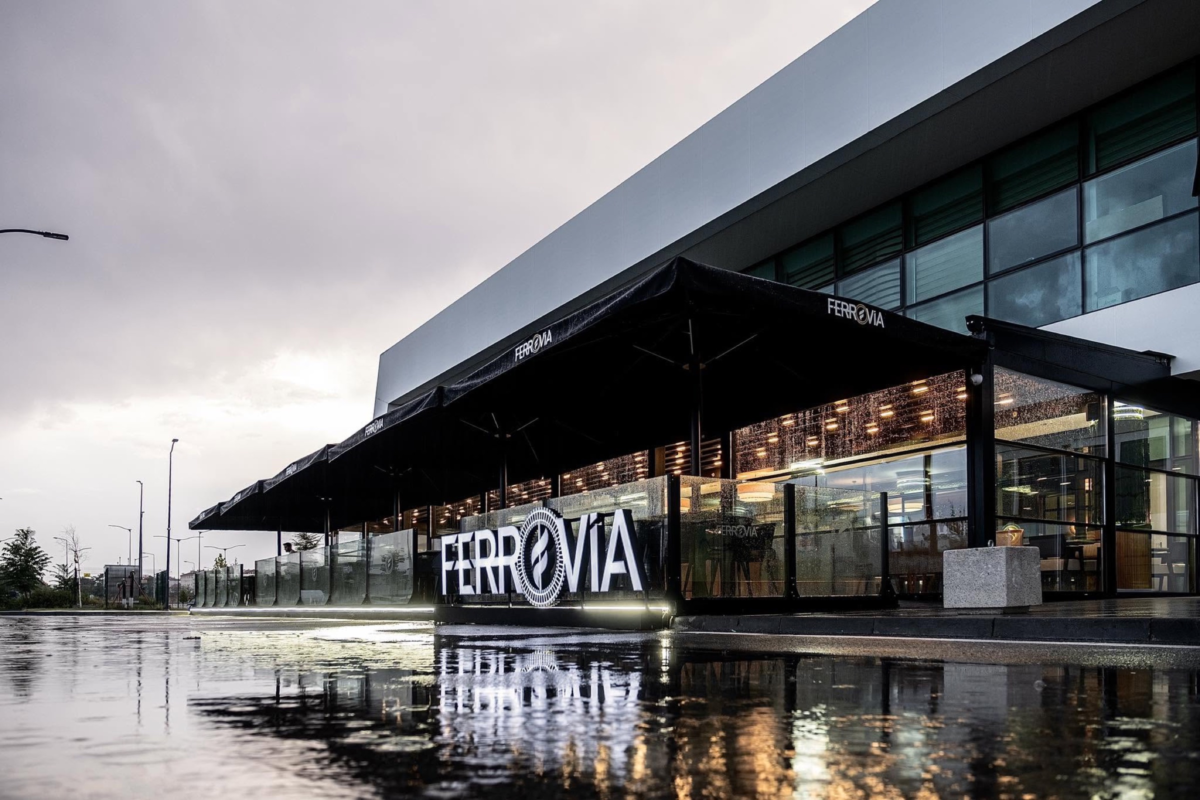 Ferrovia Coffee dış cephe ve tabela